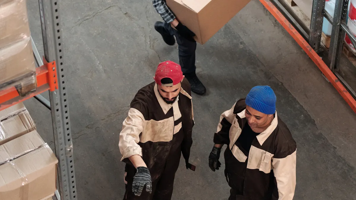 Operational workforce coordinating inventory in a warehouse